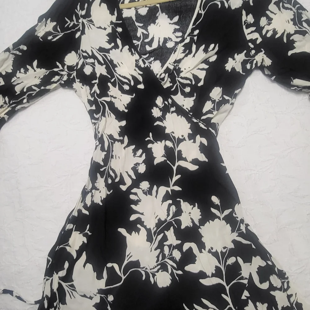 Johanna Ortiz x H&M Creped Orchid Maxi Wrap Dress Black White - Picture 11 of 12
